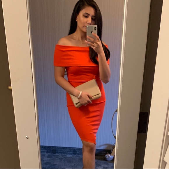 BOOHOO Petite Asymmetric Off Shoulder Dress - Picture 2 of 8